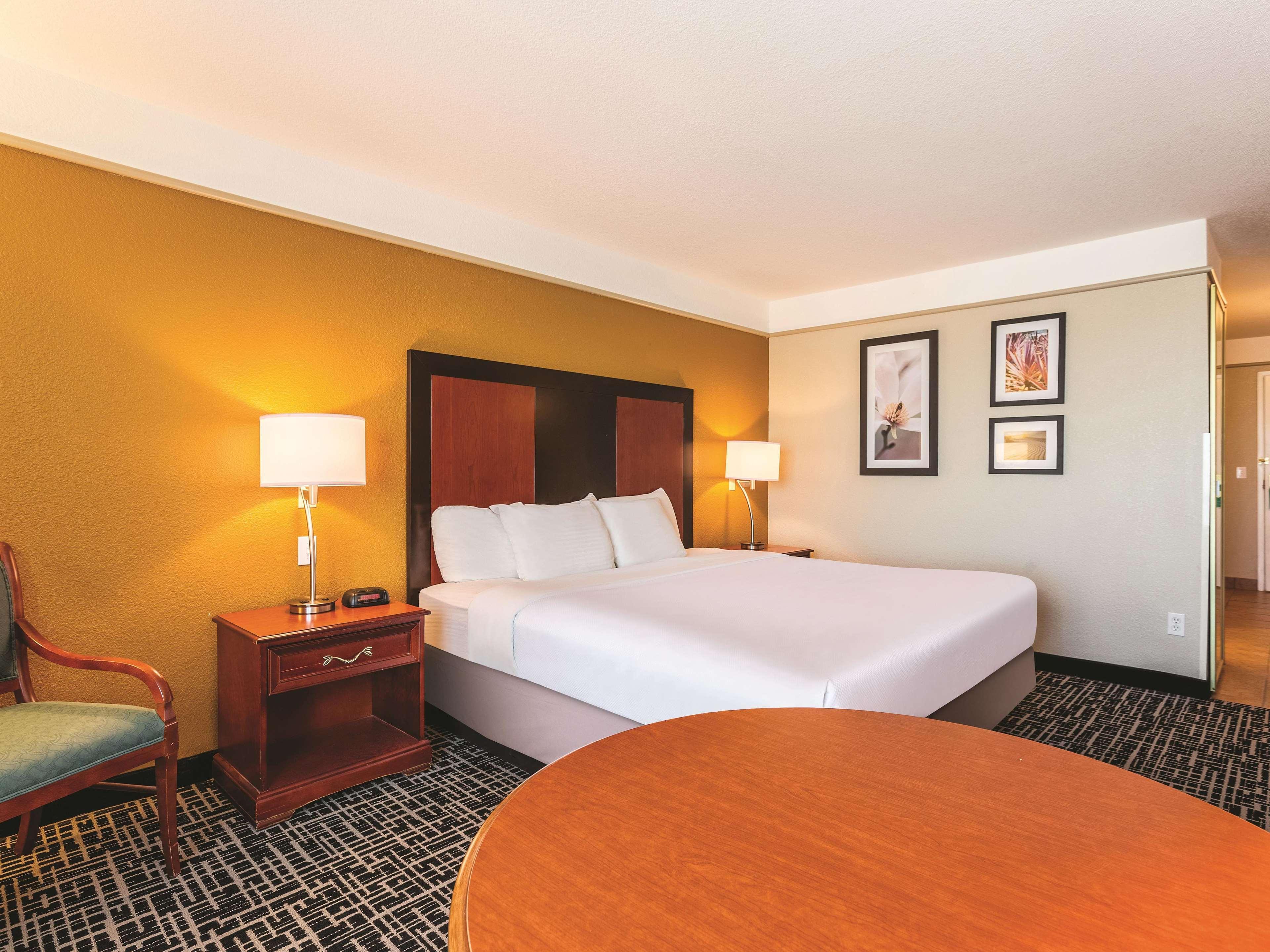 La Quinta By Wyndham Deming Hotel Exterior photo