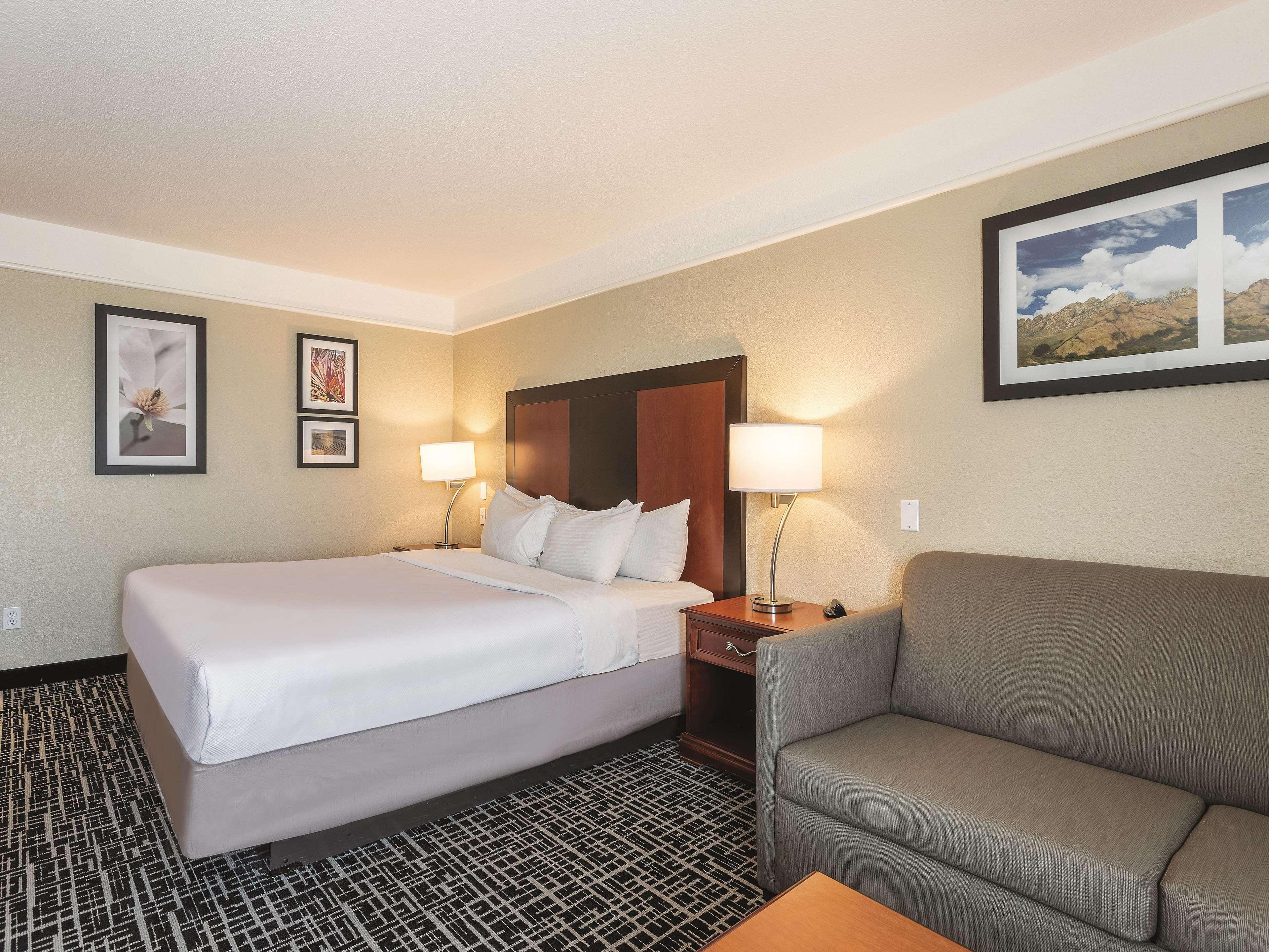 La Quinta By Wyndham Deming Hotel Exterior photo