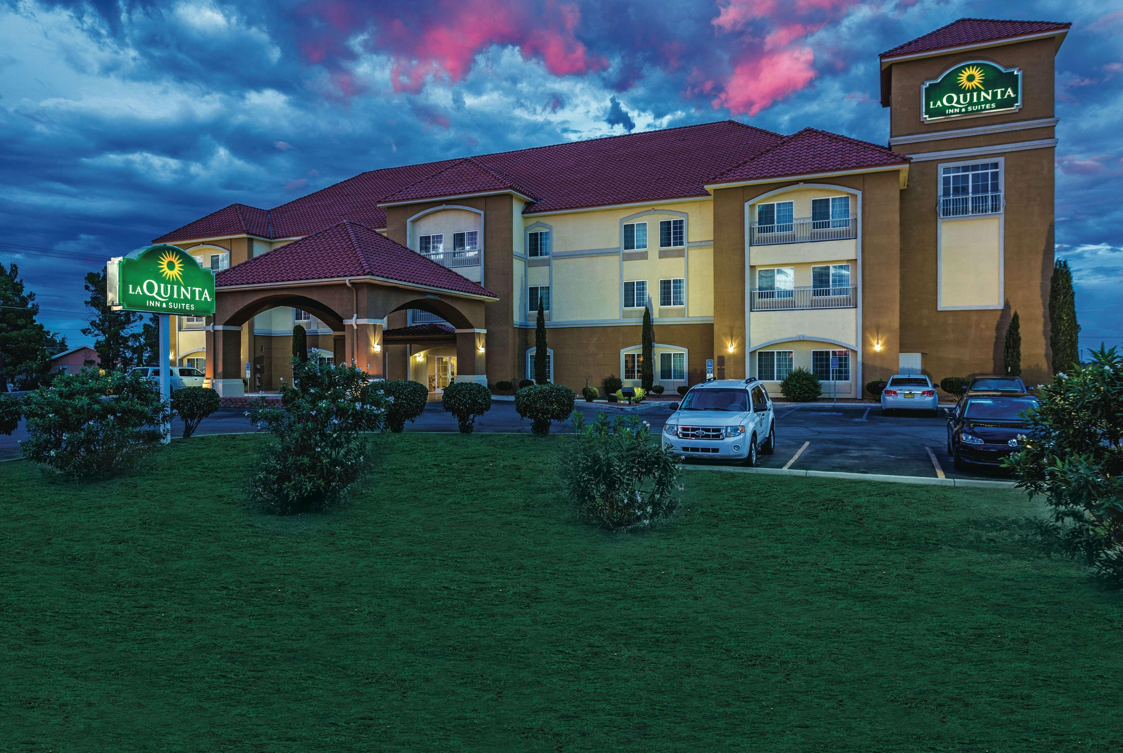 La Quinta By Wyndham Deming Hotel Exterior photo
