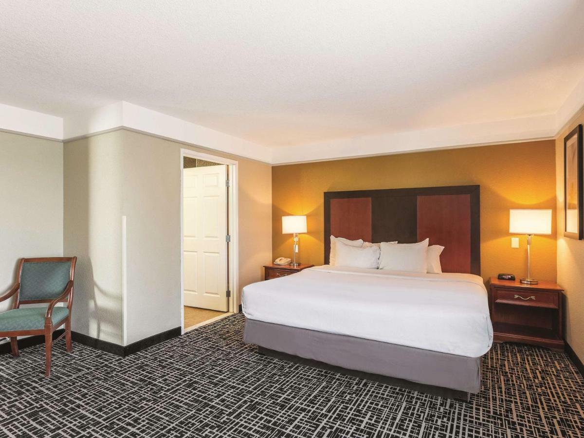 La Quinta By Wyndham Deming Hotel Exterior photo