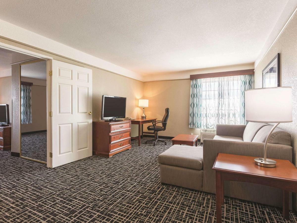 La Quinta By Wyndham Deming Hotel Exterior photo